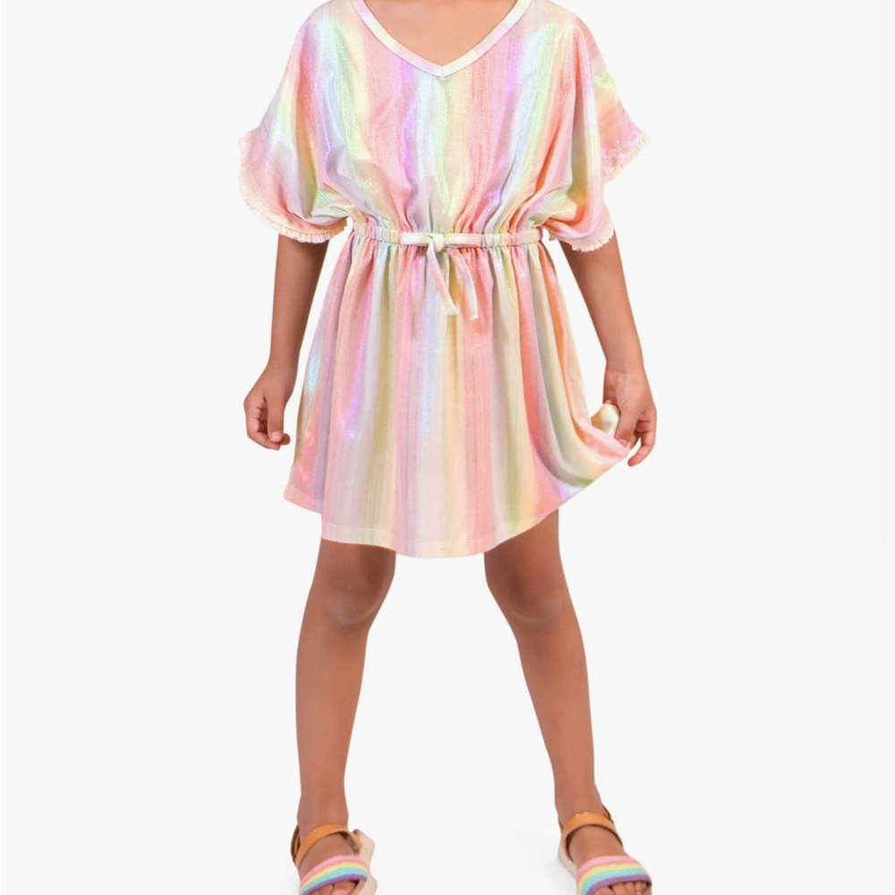 Little girls cover up!